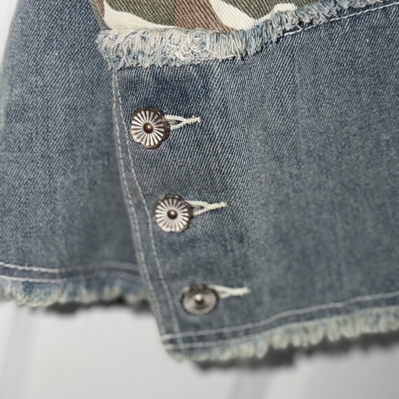 🌸NWT: POL Camouflage and Denim Jacket - Picture 11 of 14